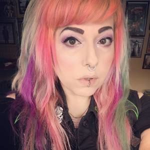 Meet your Posher, Nikki